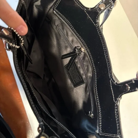 Coach Black Patent Leather Women's Bag - Picture 4 of 6